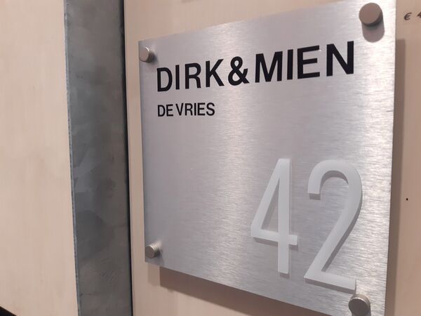 Naambord laten maken kopen in Alkmaar bij Postma en Postma