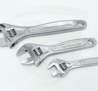 Verstelbare moersleutels